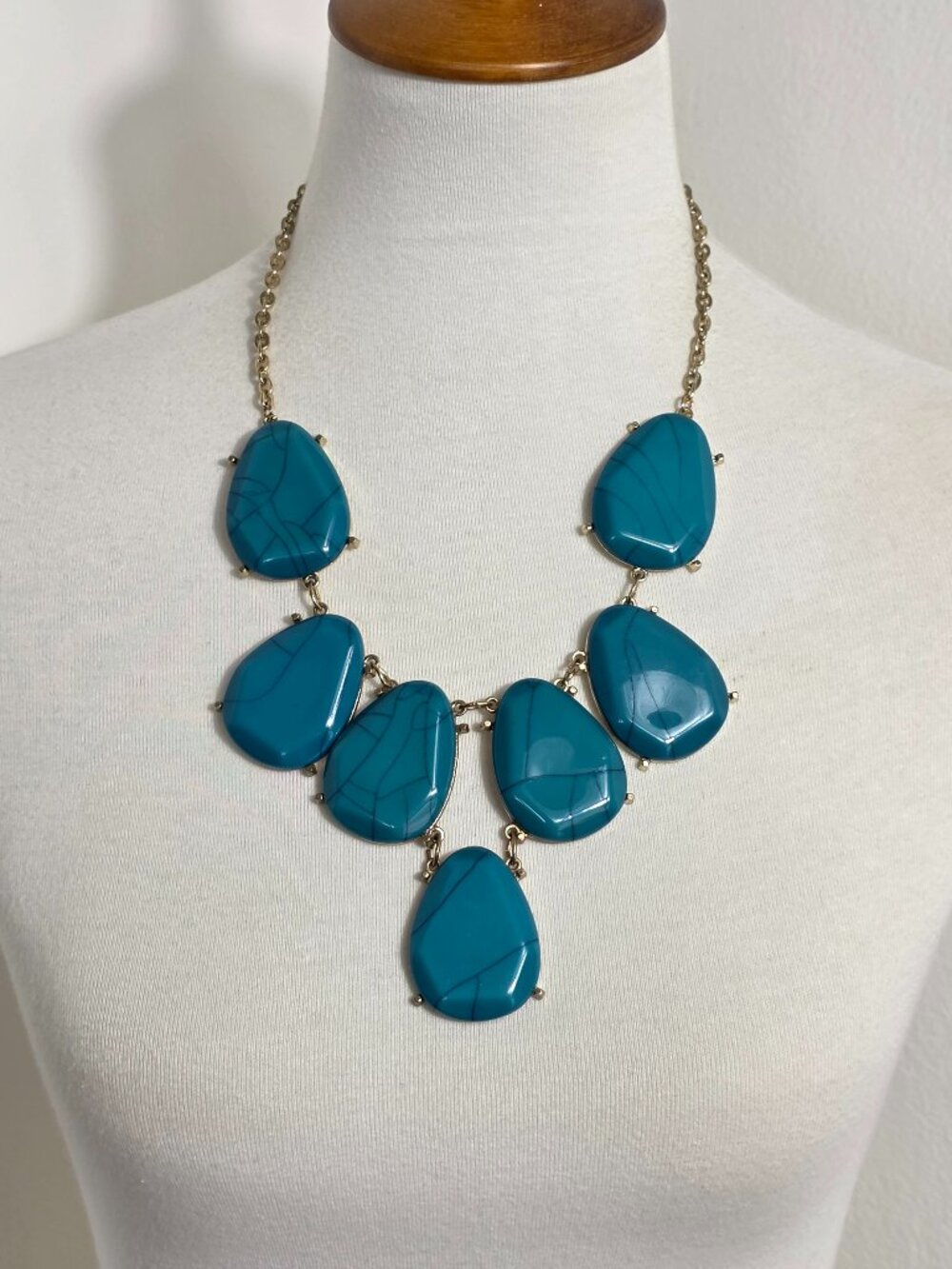 Bold Chunky Faux Turquoise Statement Bib Necklace Gold Tone Frames & Chain